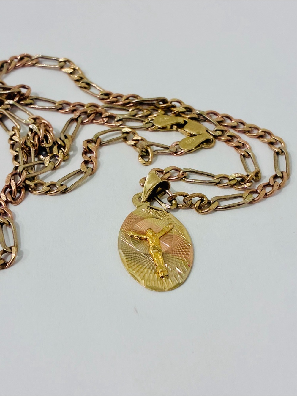 Solid 14K Tri-Color Gold Figaro Chain & Crucifix Medal 21.5” 5.67g